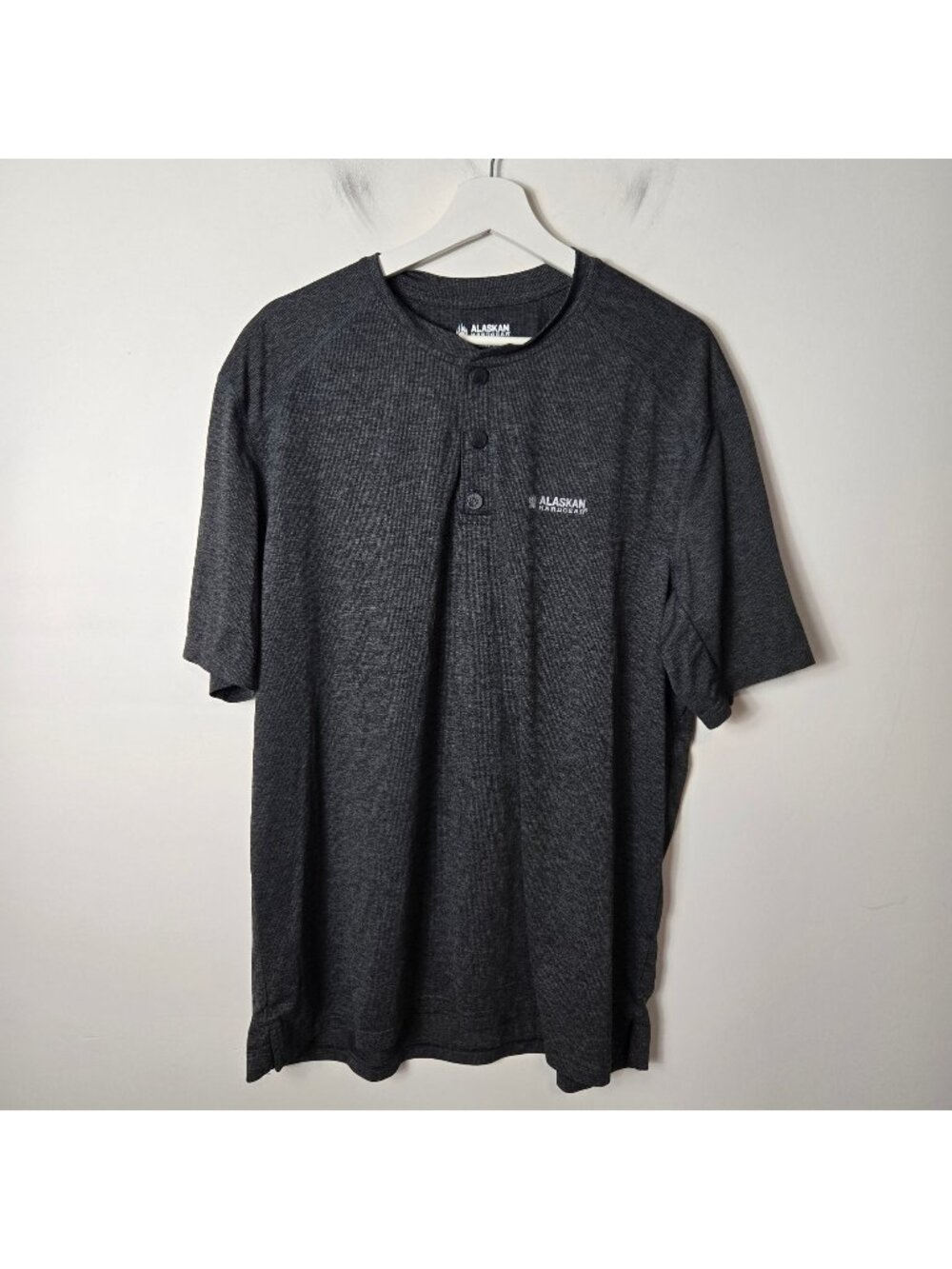 AKHG Duluth Trading Men's Size L Tun-Dry Standard Fit Short Sleeve Henley Gray